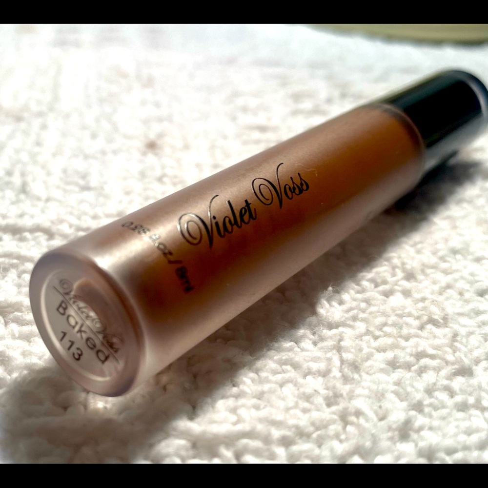 NIB Violet Voss Liquid Lipstick in shade Baked